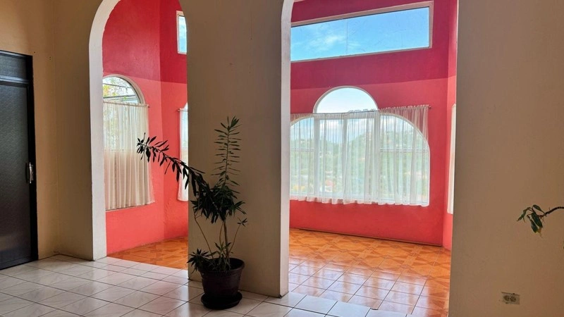 Casa 5+1 com vista para a cidade em Kingston, Jamaica