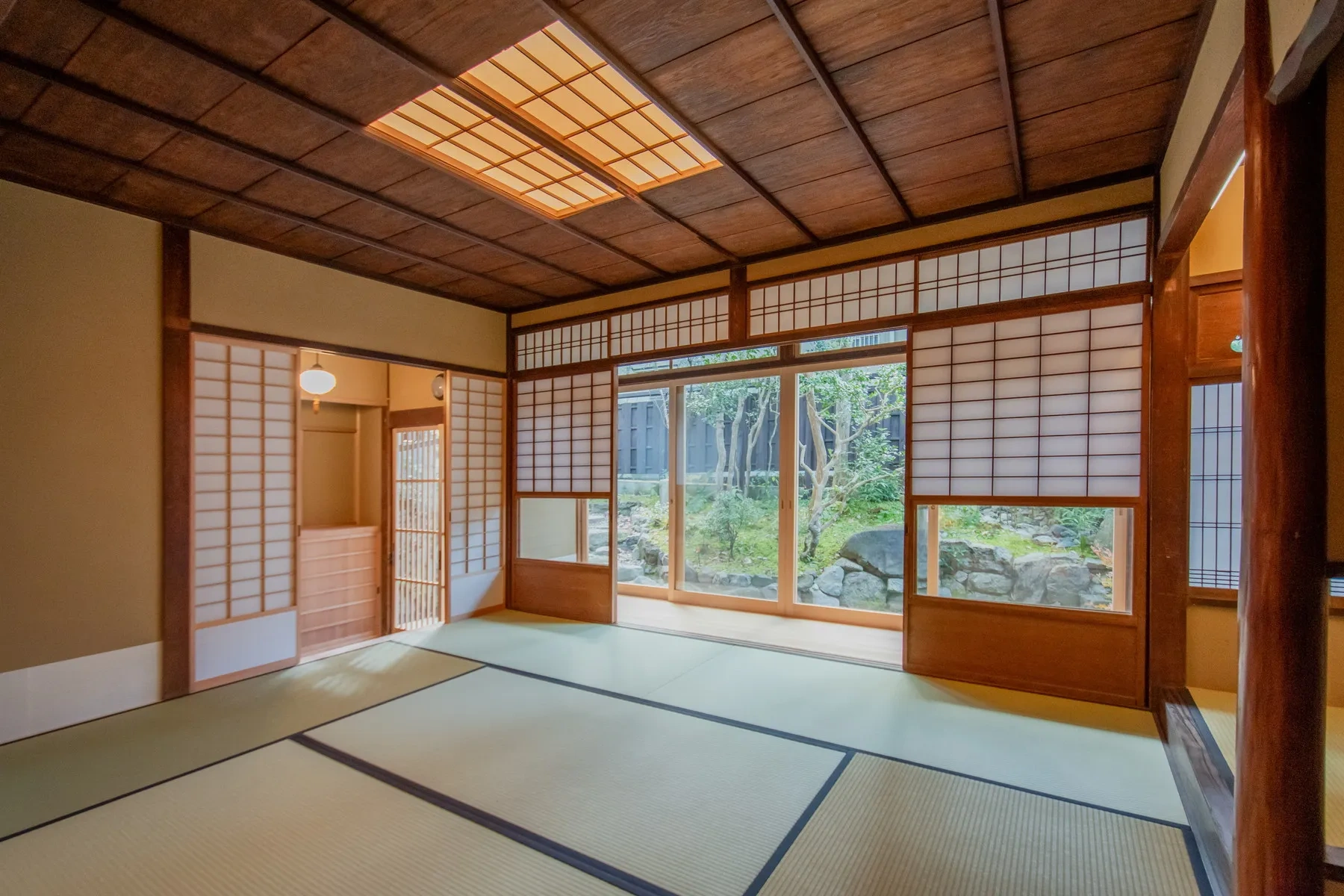 日本京都含花园的75 m2房屋