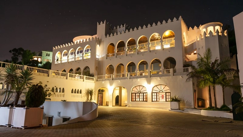 فيلا فاخرة 1800 م² في طنجة، المغرب