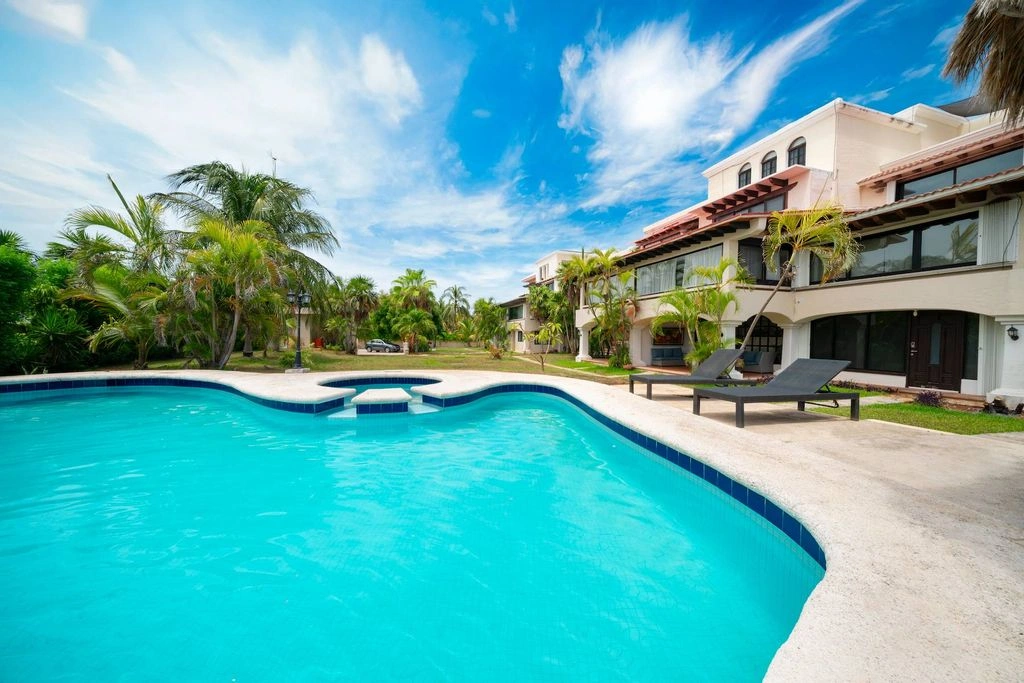 Spacious 3-bedroom villa in Cancun, Mexico