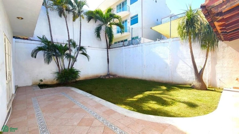 墨西哥普埃尔托瓦亚尔塔宽敞三居住宅