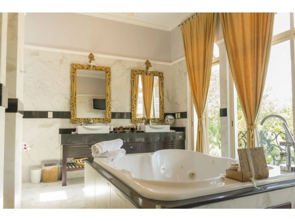 منزل واسع مكون من 5 غرف نوم ضمن أراضي نادي غولف في ميريدا، المكسيك