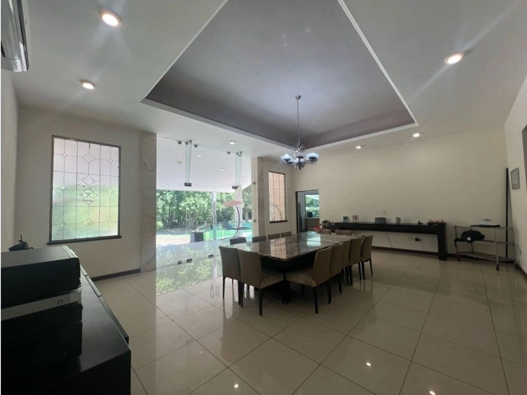 منزل فاخر بمساحة 1090 m² في ميريدا، المكسيك