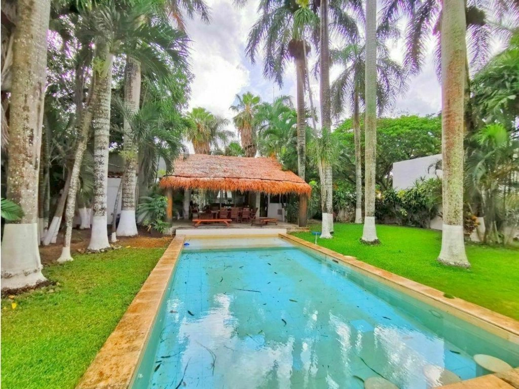 منزل فسيح بمساحة 801 m² في ميريدا، المكسيك