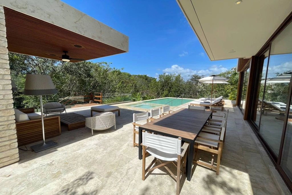 Spacious 4-bedroom villa in Playa del Carmen, Mexico