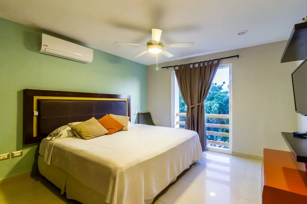 Spacious penthouse 140 m2 in Playa del Carmen, Mexico