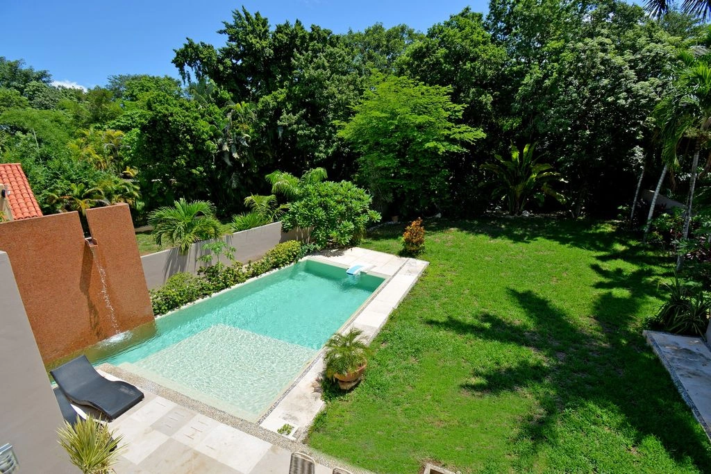 Spacious villa 854 m2 in Playa del Carmen, Mexico