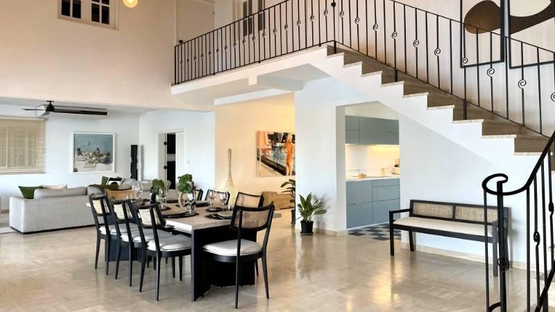 Luxury villa 390 m2 with access to the lagoon in Philipsburg, Saint Martin