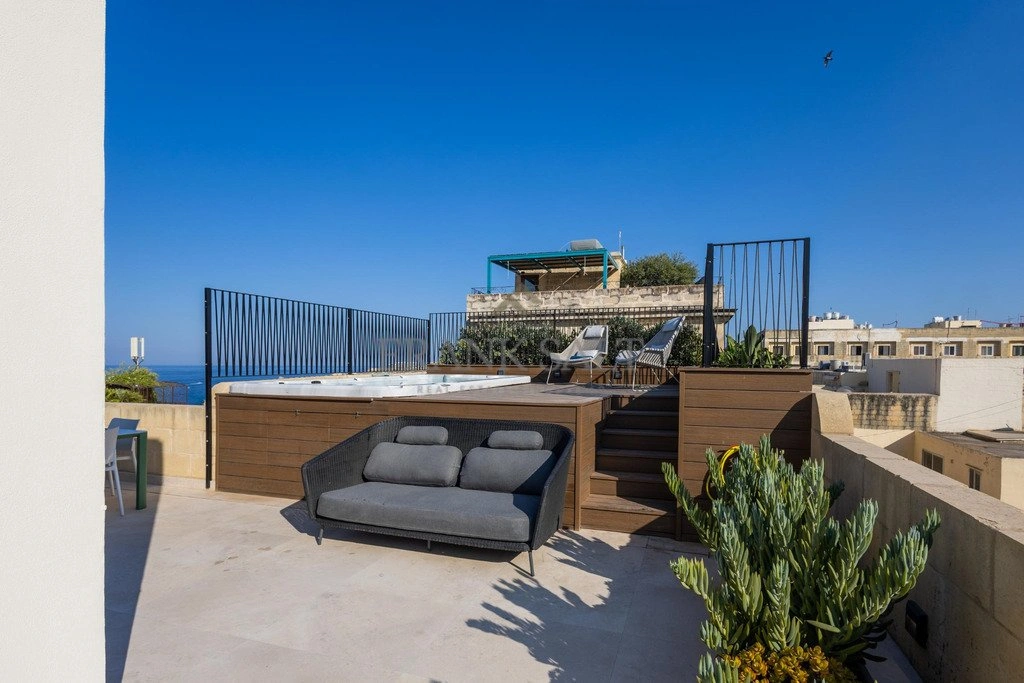 वैलेटा, माल्टा में समुद्र का नज़ारा वाला 3+1 पेंटहाउस