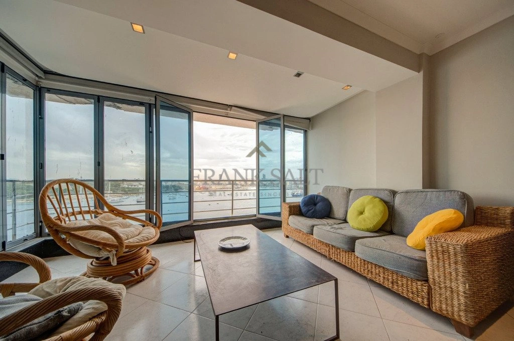 Apartamento 130 m² com vista para o mar em Sliema, Malta