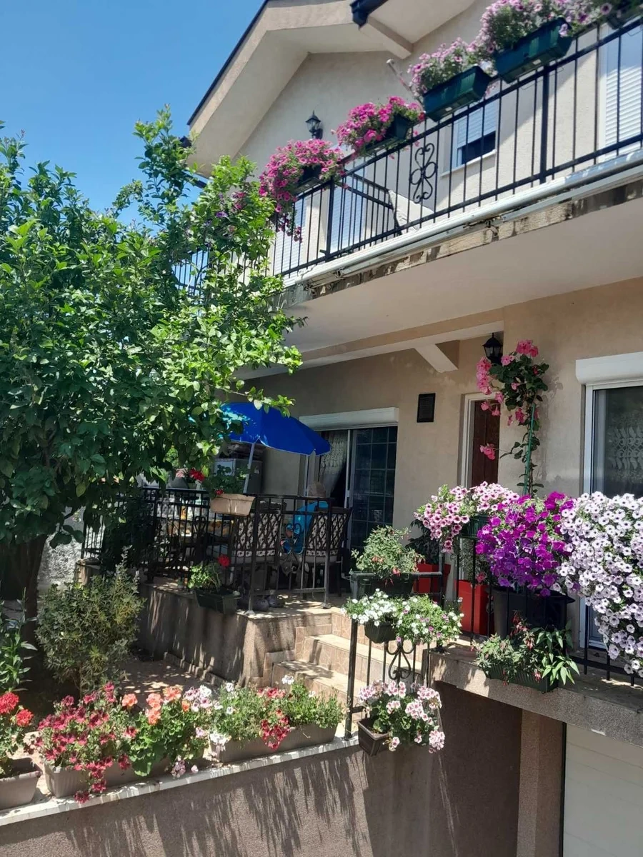 पोडगोरिका, मोंटेनेग्रो में आरामदायक 5+1 घर