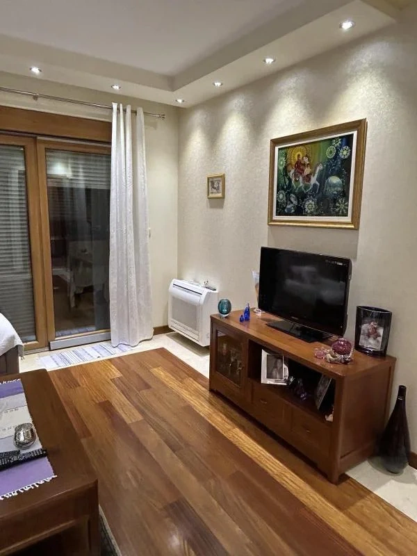 Светлая квартира 1+1 в Подгорице, Черногория