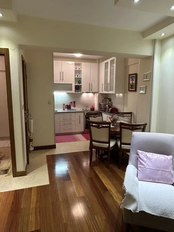 Светлая квартира 1+1 в Подгорице, Черногория