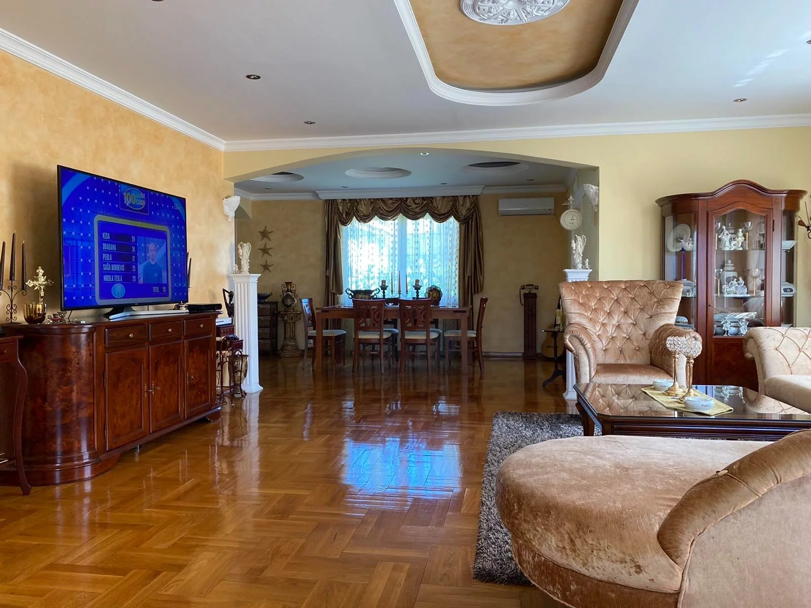 Podgorica, Karadağ — güneş alan 4+1 kır evi