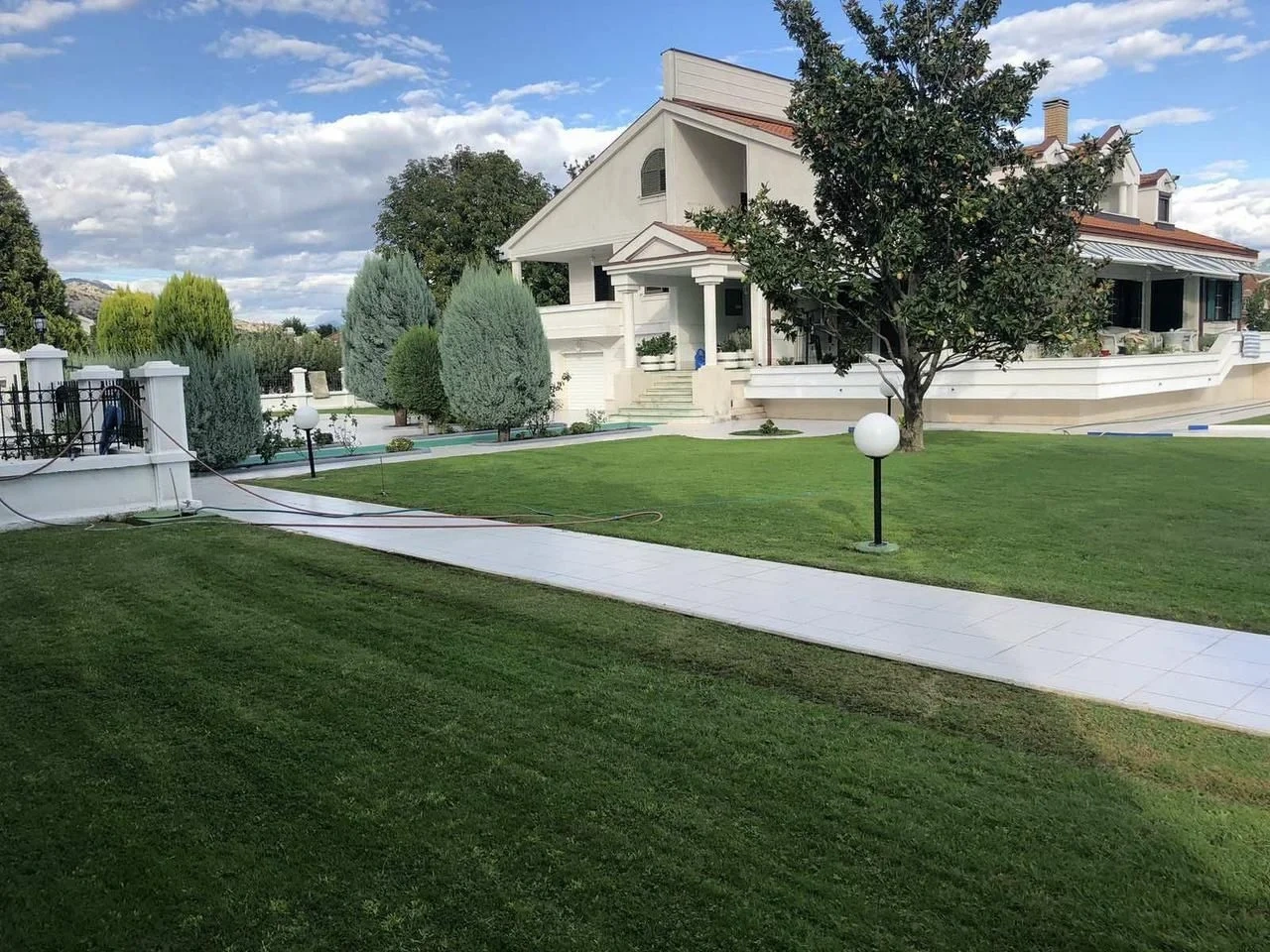 فيلا كبيرة 930 م2 في منطقة هادئة في تولوسي، بودغوريتسا، مونتينيغرو