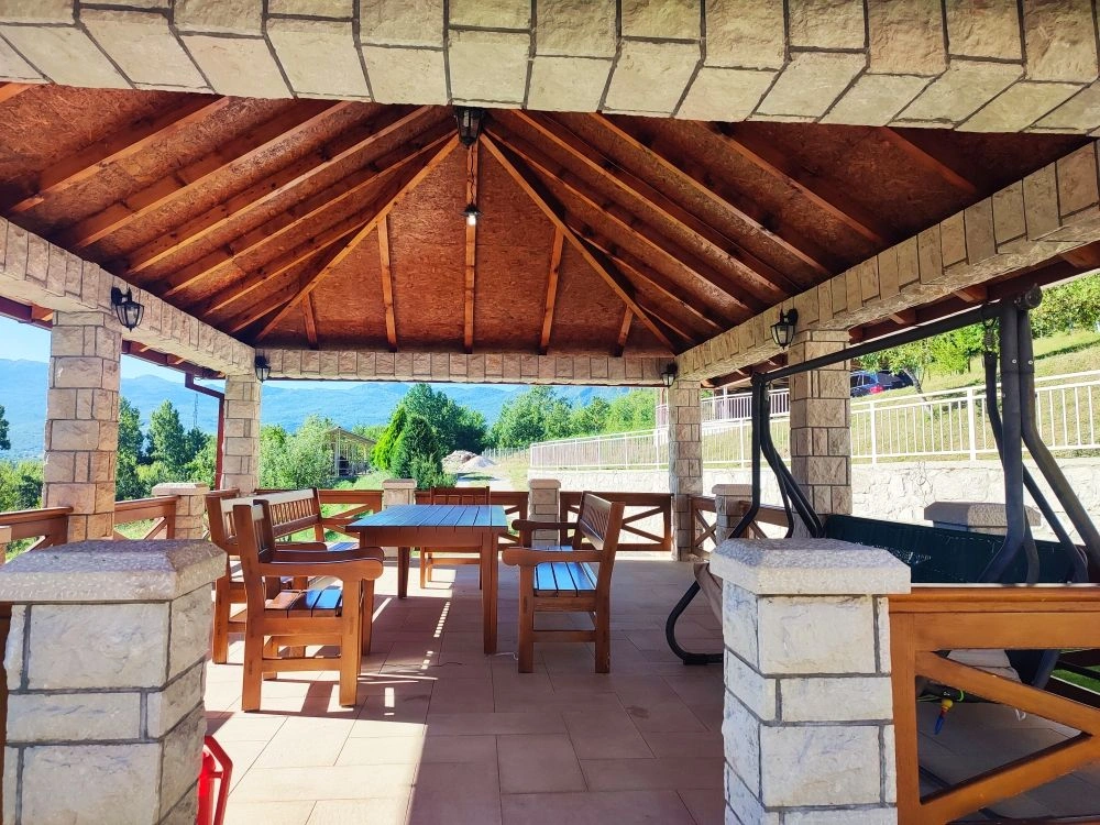 Casa luminosa 4+1 a Niksic, Montenegro