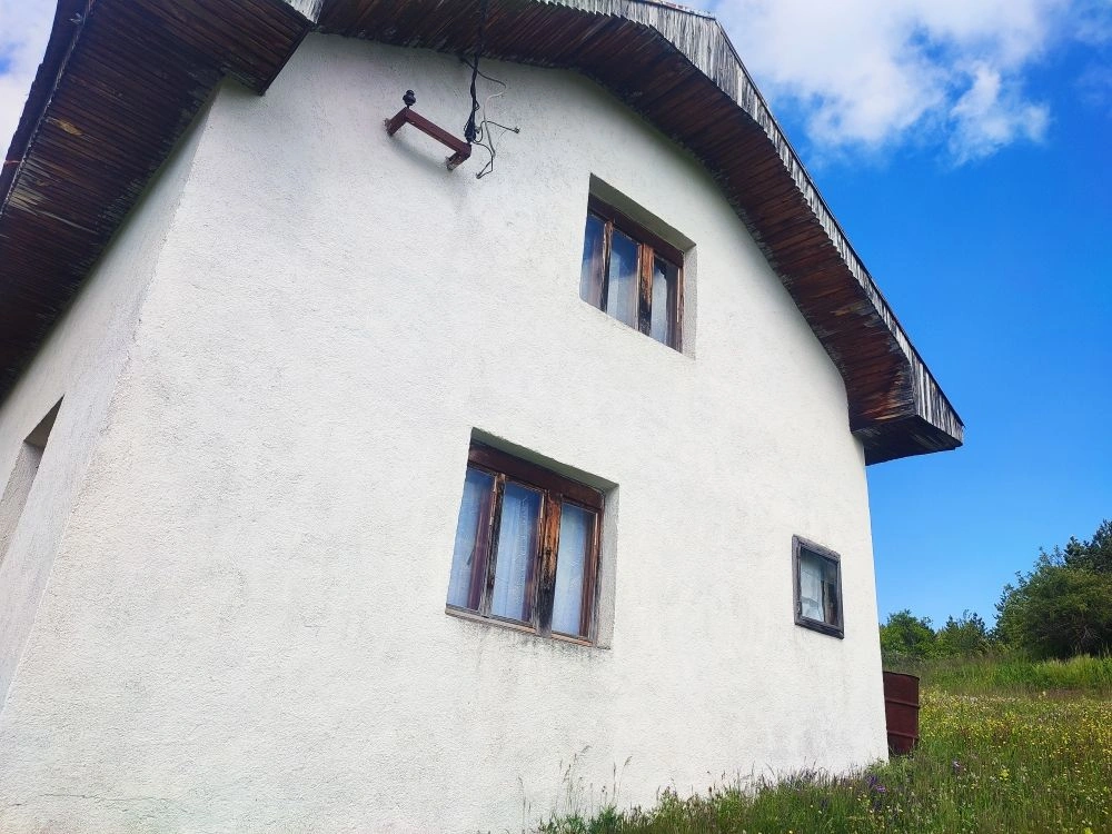 Casa de campo de 76 m² com um grande terreno em Pljevlja, Montenegro