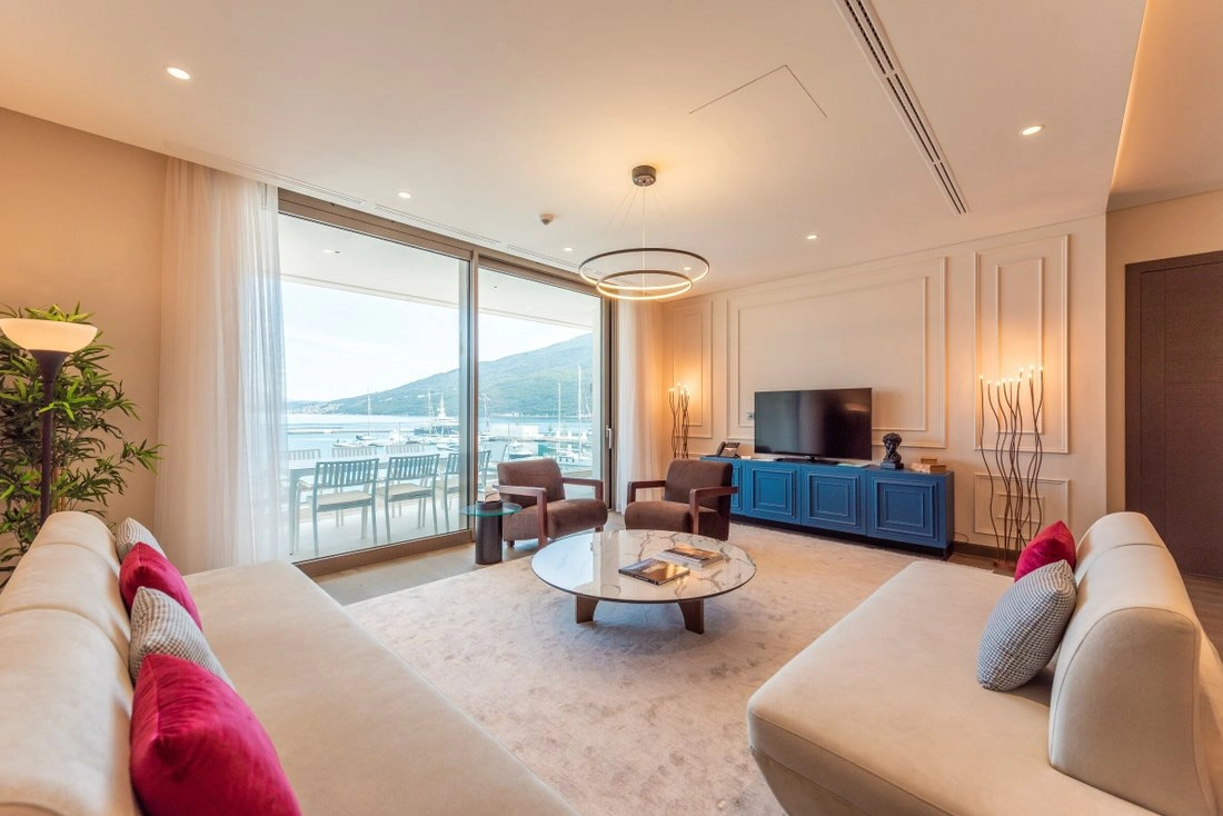 شقة فاخرة 222 م² مطلة على البحر في إيغالو، مونتينيغرو