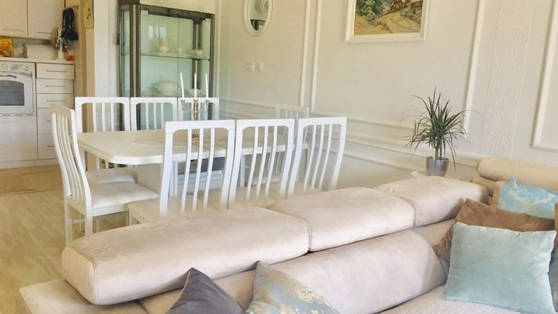 समुद्र तट के पास 83 m2 का उज्ज्वल अपार्टमेंट बाओसीसी, मोंटेनेग्रो में