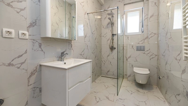 شقة جديدة بمساحة 69 م2 مع إطلالة على البحر الأدرياتيكي في باوشي، مونتينيغرو