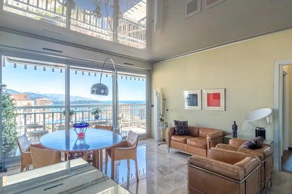 شقة فاخرة بمساحة 93 م2 وإطلالة بانورامية في موناكو