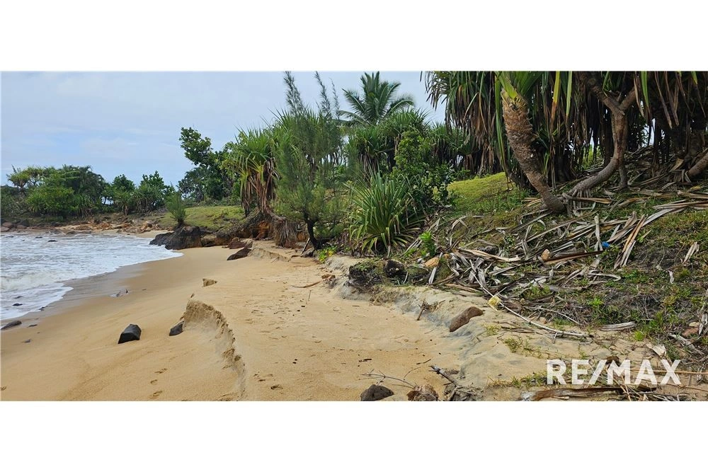 Picturesque plot of 10,000 m² in Antananarivo, Madagascar