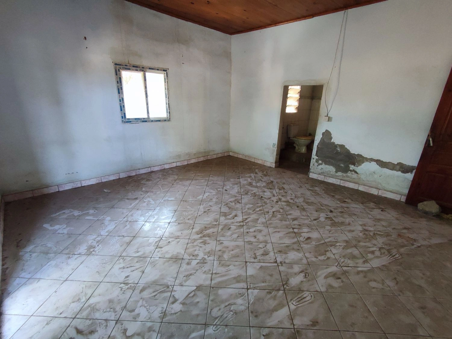 采光良好的7+1居室住宅,位于图莱亚尔(马达加斯加)