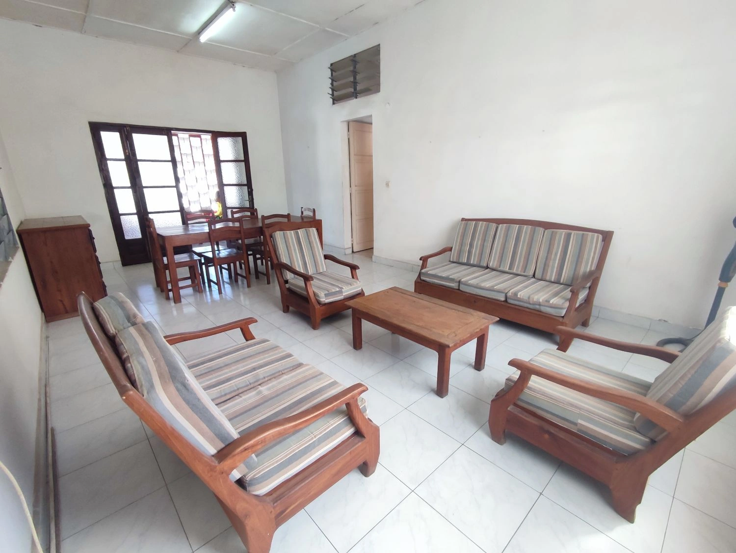 منزل واسع بمساحة 128 م² في توليارا، مدغشقر