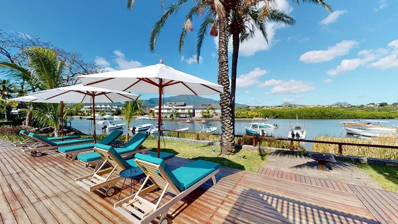 Sunlit apartment 4+1 in Grand Rivière Noir, Mauritius