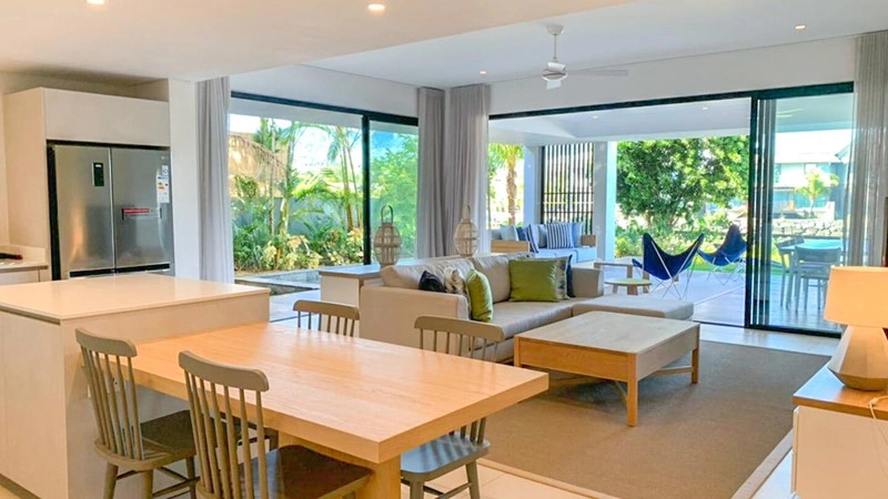 Sunlit apartment 4+1 in Grand Rivière Noir, Mauritius
