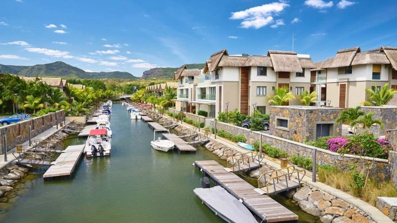 Ampia villa 6+1 a Grand Rivière Noir, Mauritius