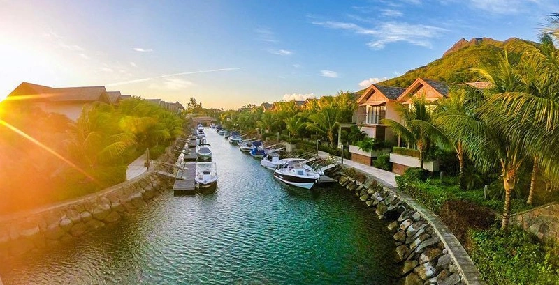 Ampia villa 6+1 a Grand Rivière Noir, Mauritius