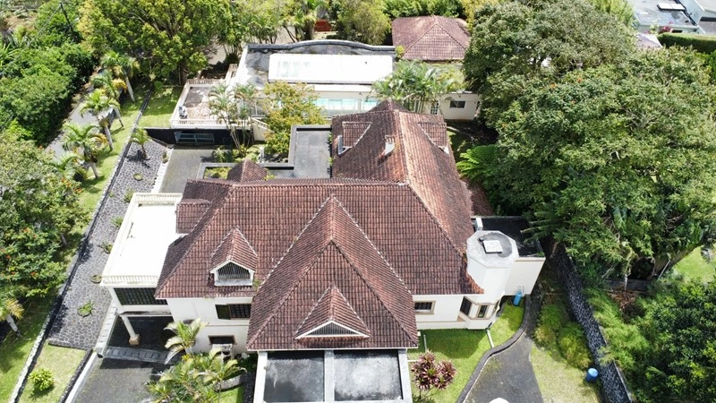 Sunlit villa 5+1 in Vacoas-Phoenix, Mauritius