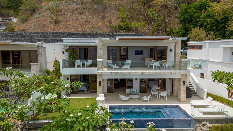 House 316 m2 with open pool in Rivas, Nicaragua