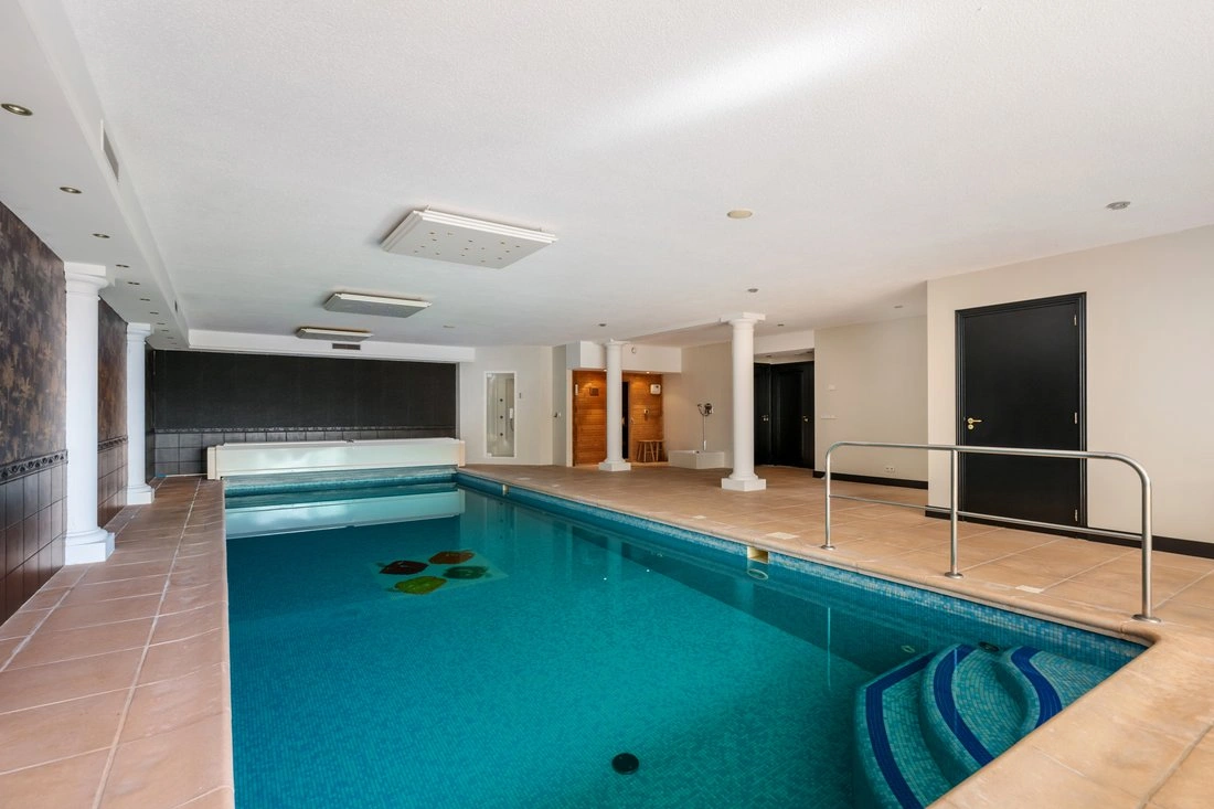 荷兰鹿特丹豪华5卧别墅