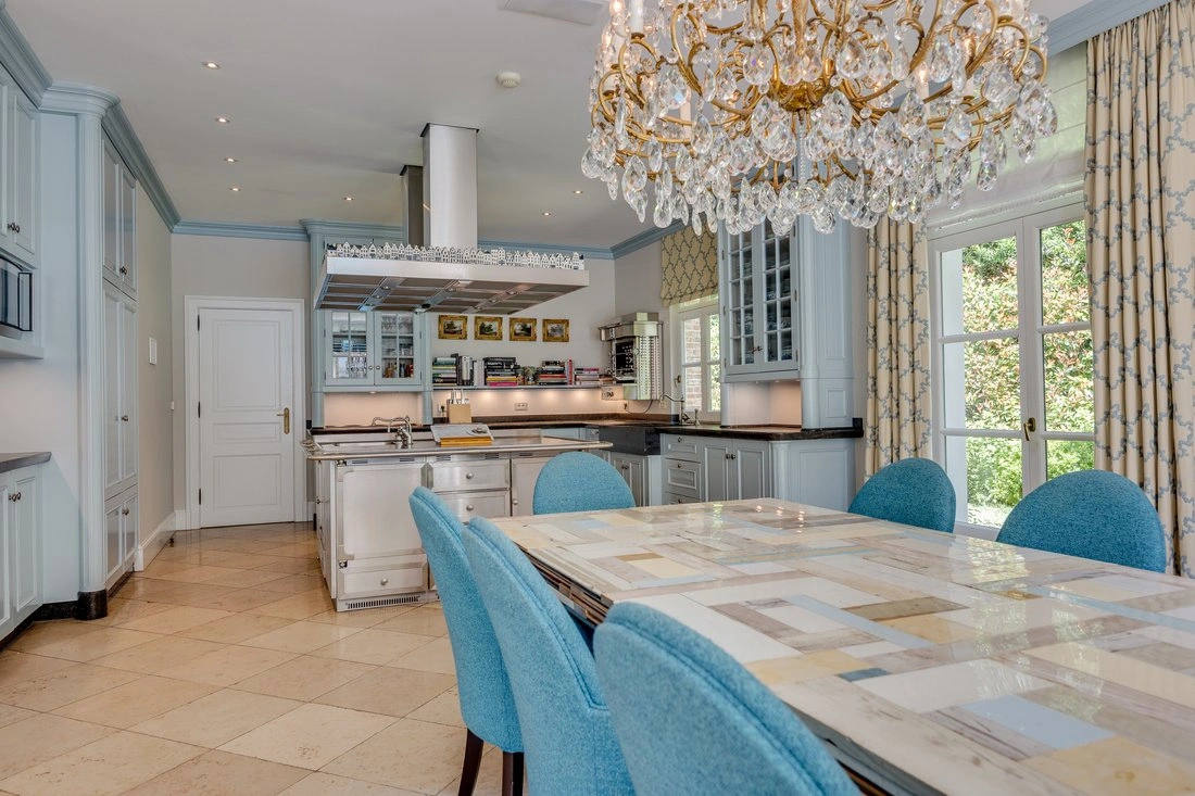 荷兰乌得勒支宽敞四卧室住宅