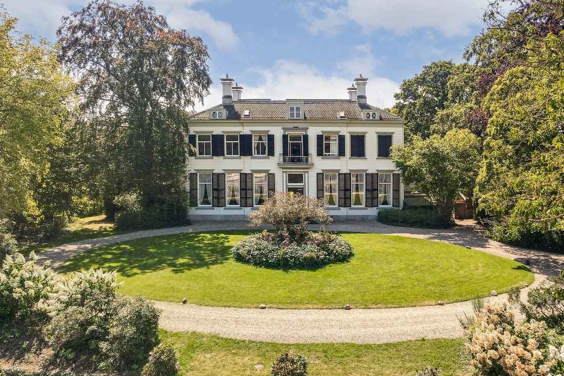 宽敞住宅,面积 954 m²,位于荷兰乌得勒支