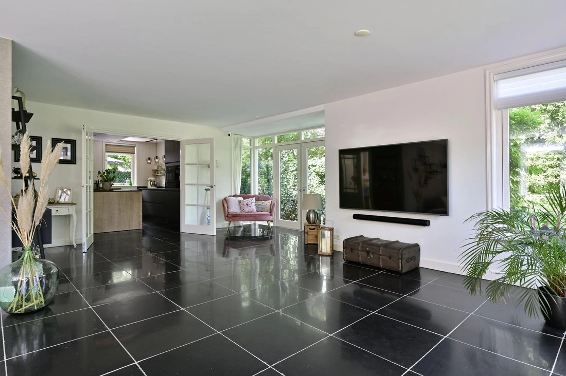 Spacious 7-bedroom villa in Utrecht, Netherlands