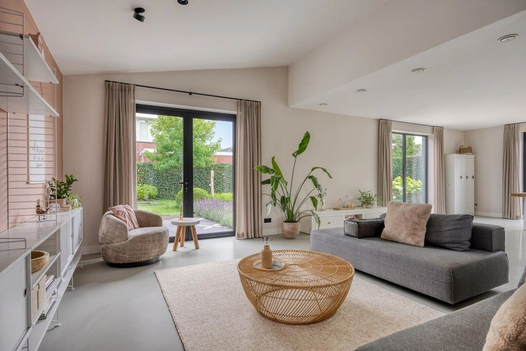 Cómoda casa de 6 dormitorios en Rhenen, Países Bajos