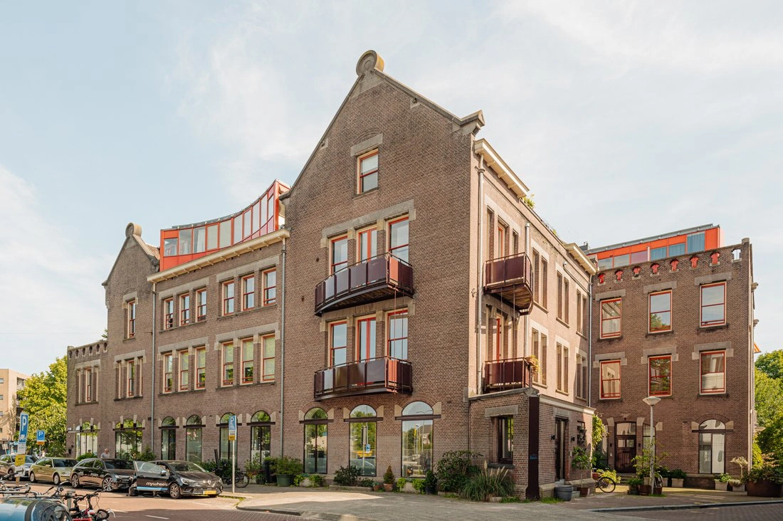 Comfortable 3-bedroom apartment in Amsterdam, Netherlands
