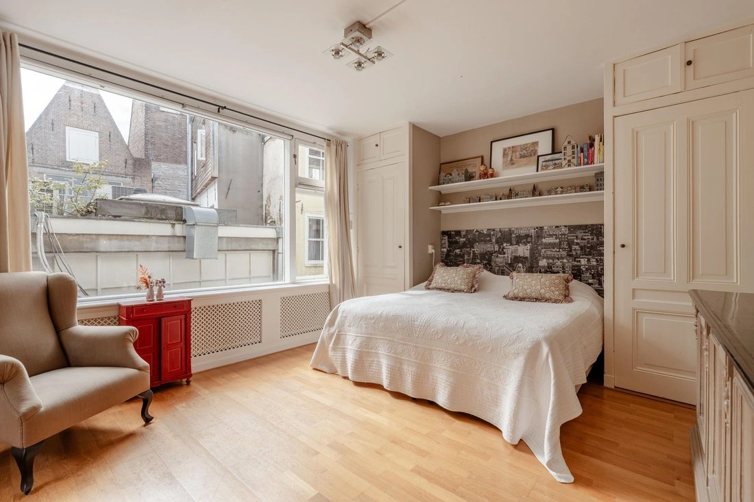 شقة فسيحة بمساحة 206 m2 في أمستردام، هولندا