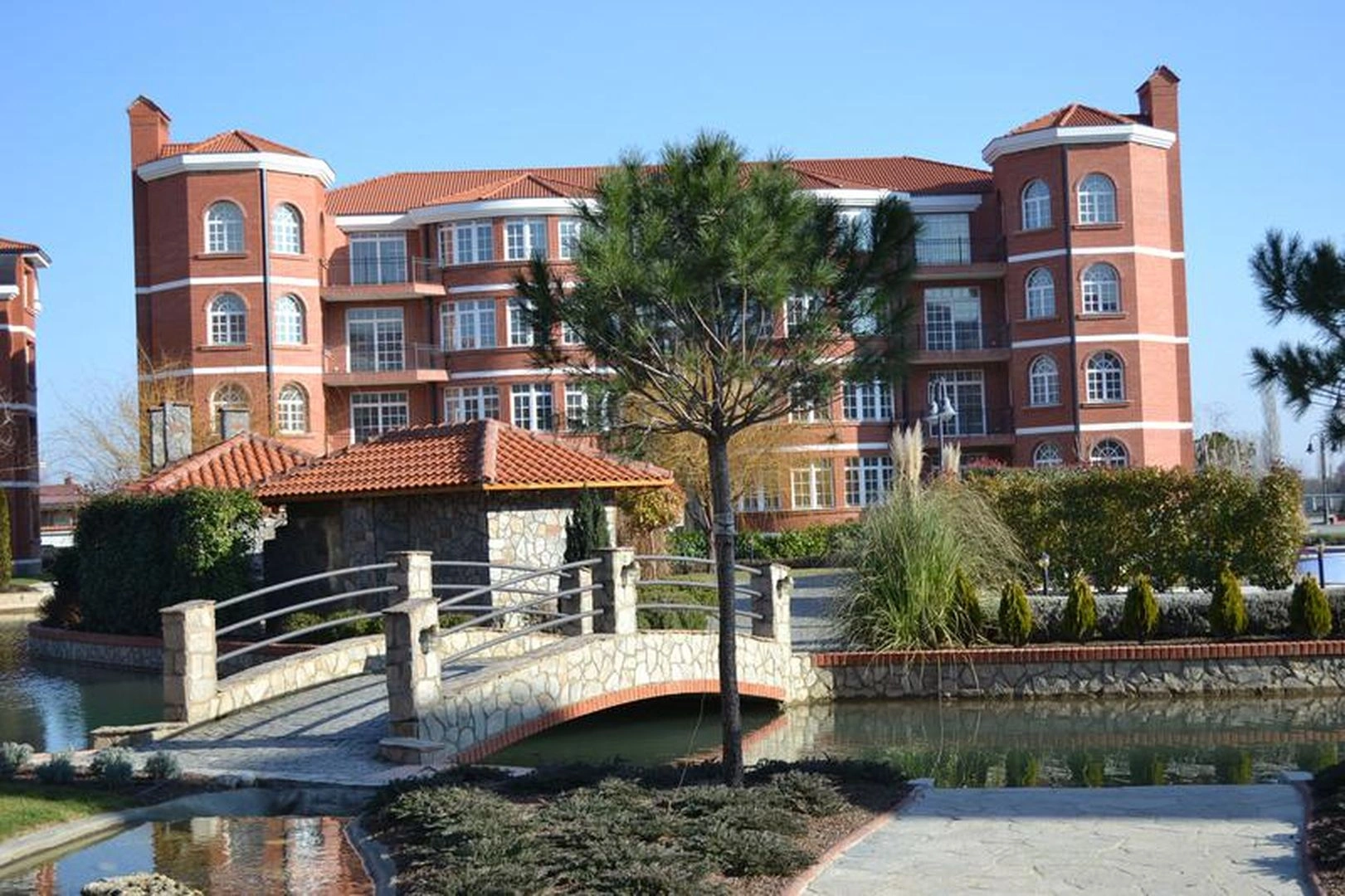 北马其顿斯科普里5+1公寓,带露天泳池