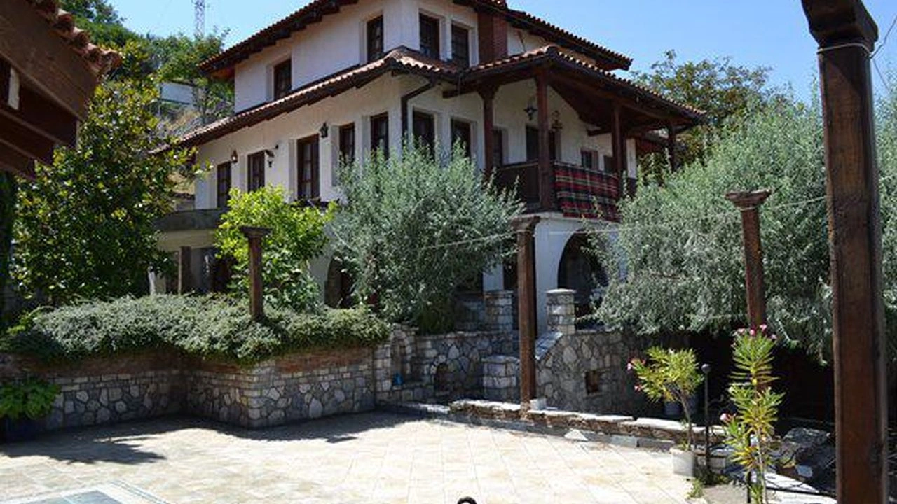 Üsküp, Kuzey Makedonya'da panoramik manzaralı 4+1 villa