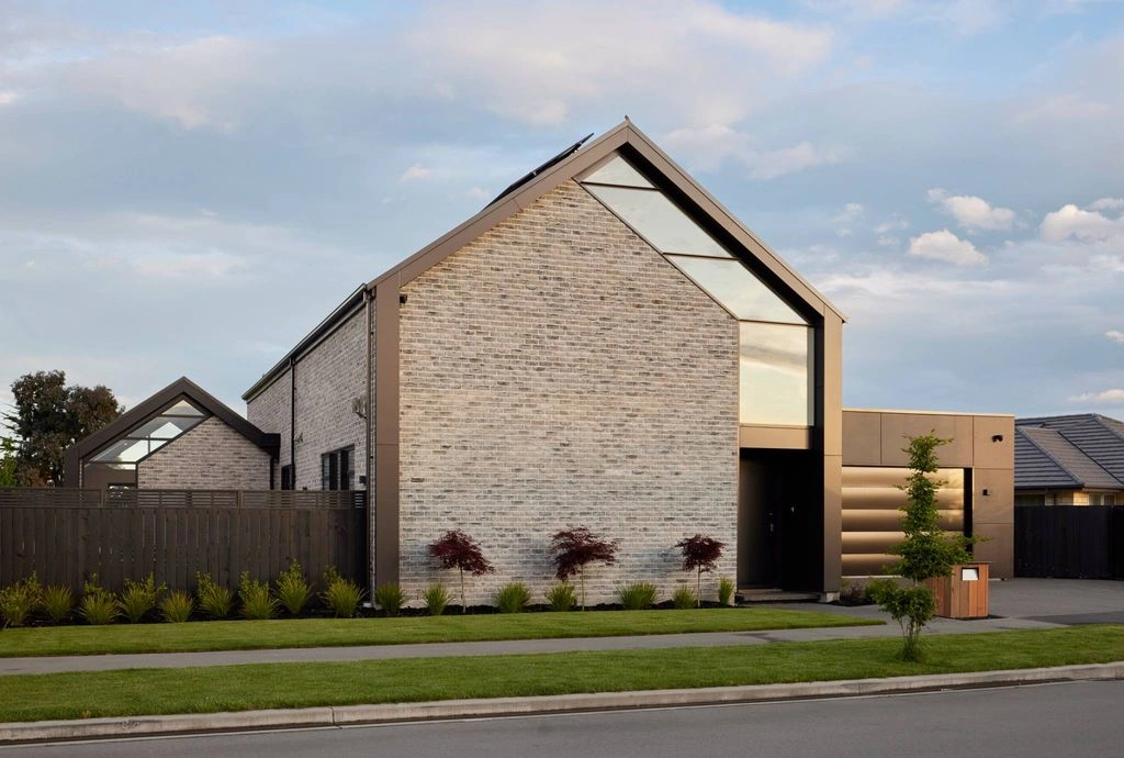 新西兰基督城 — 宽敞通透的 5+1 户型住宅