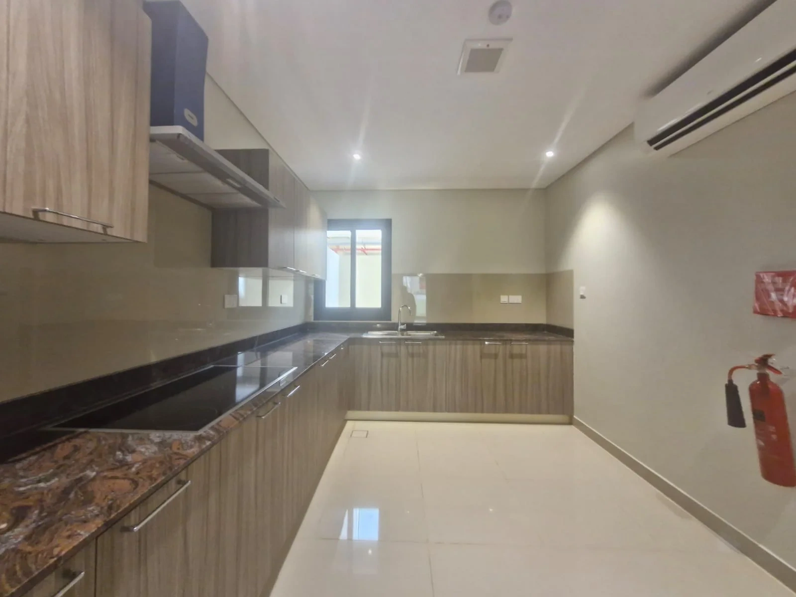 فيلا جميلة 230 م² في بوشَر، عُمان