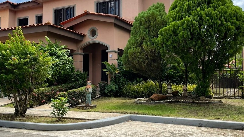 منزل عصري 258 م² في توكومين، بنما