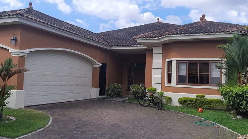 منزل مريح بمساحة 361 m2 في توكومين، بنما