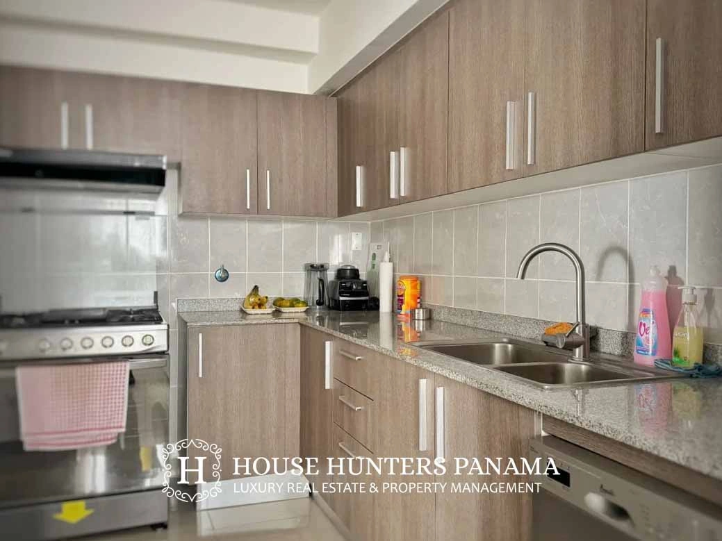 पैनामा सिटी, पैनामा में हवादार 2-बेडरूम अपार्टमेंट