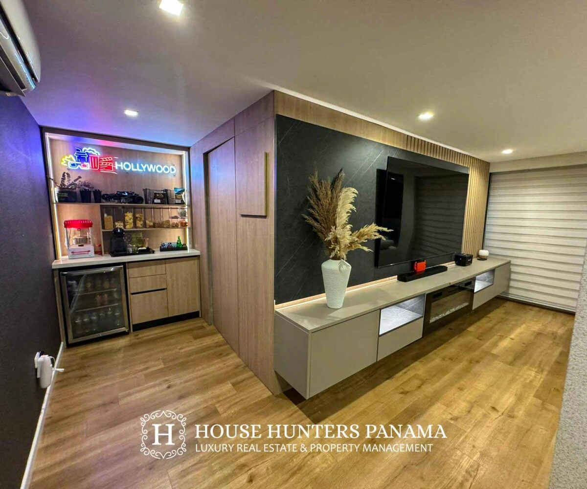 巴拿马城宽敞三居住宅