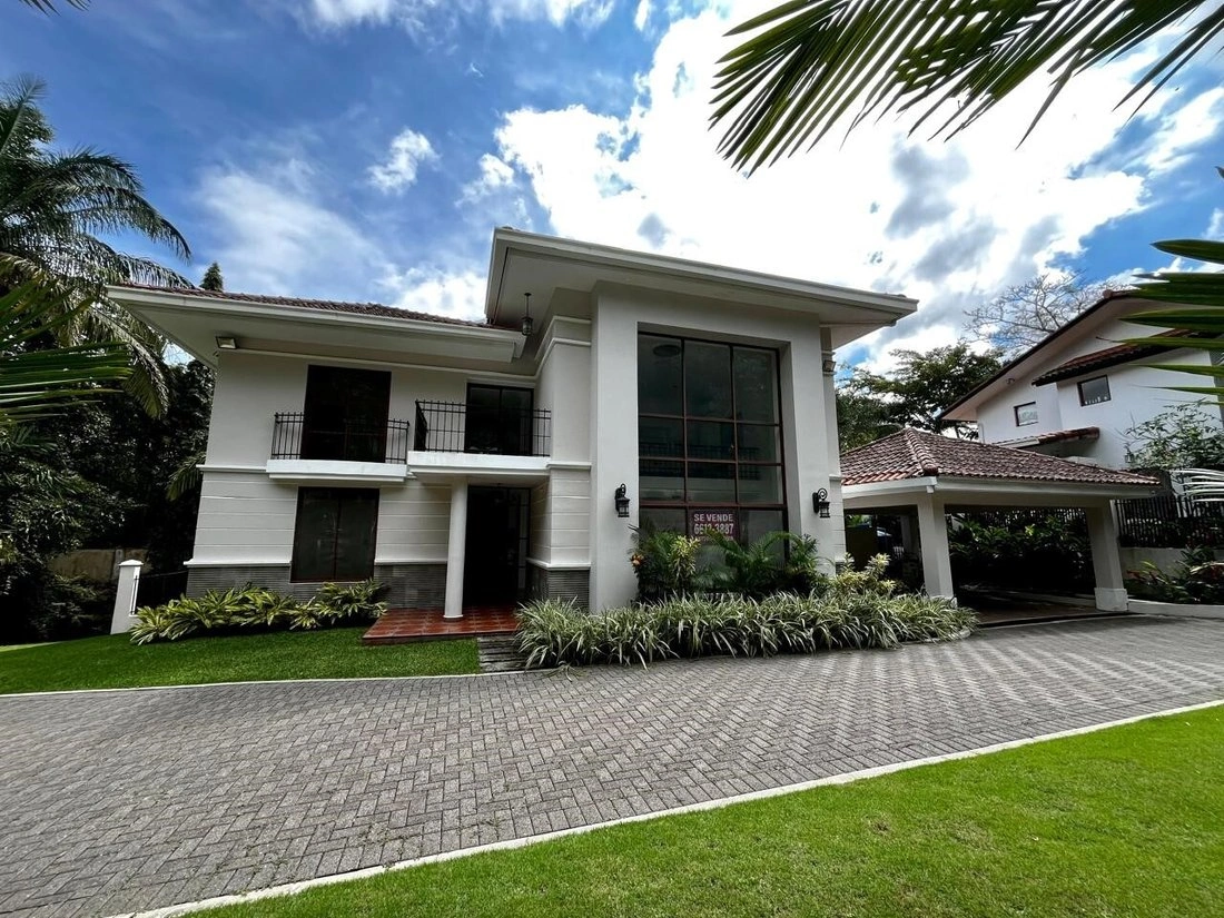 Casa serena 4+1 en Ciudad de Panamá, Panamá